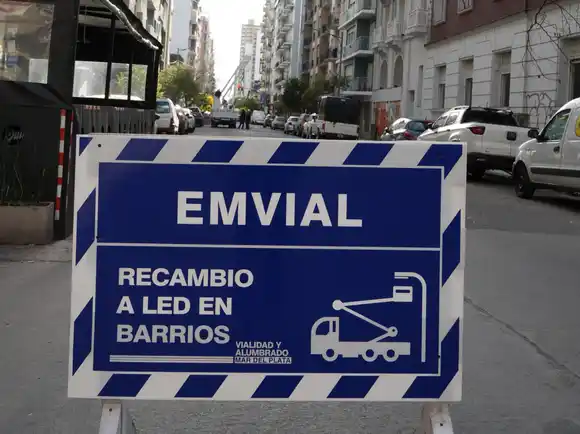 Por recambio de luminarias, anuncian cortes de tránsito y modifican recorridos de colectivos