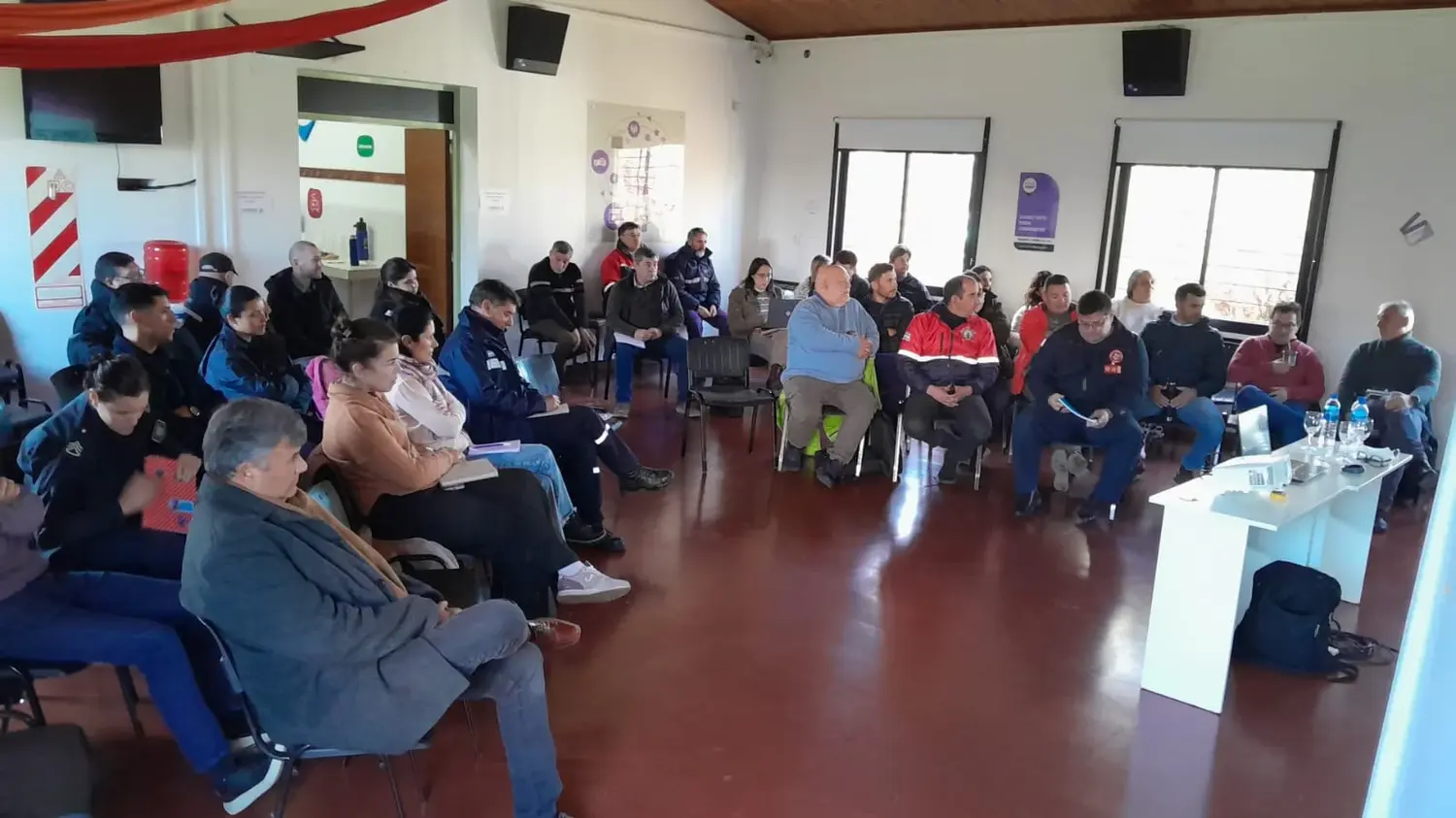 El coordinador de Seguridad de San Cayetano, Gustavo Florentín, participó de la reunión regional de Defensa Civil en Laprida