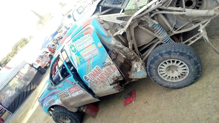 Así quedó la Hilux de Gándara luego de los vuelcos. 