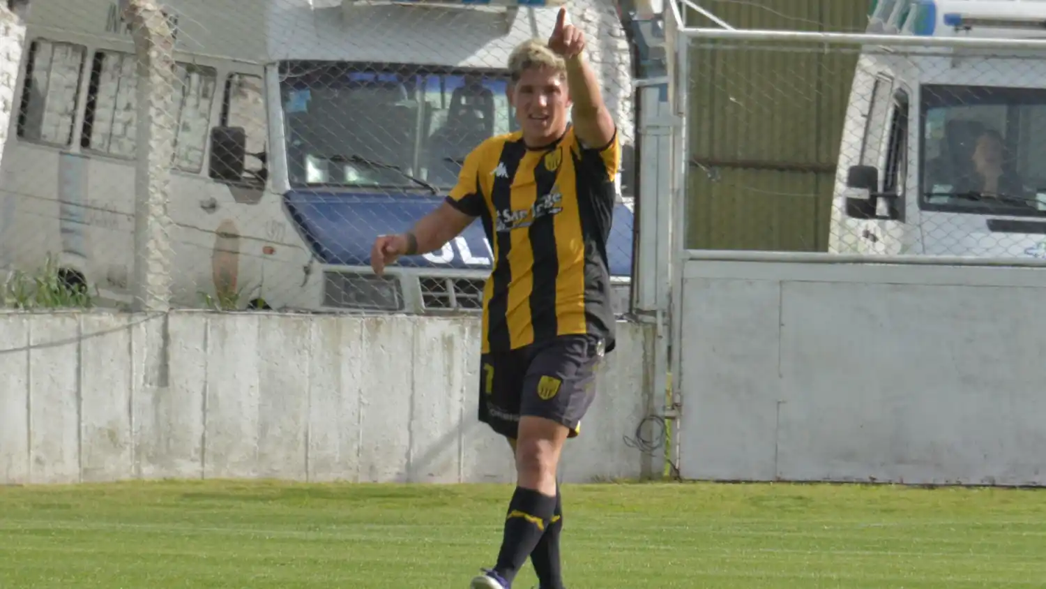 Ezequiel Saporiti jugará en Grupo.