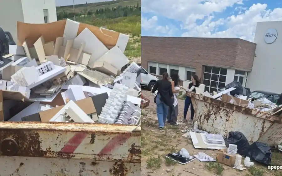 Las maquetas en un volquete.