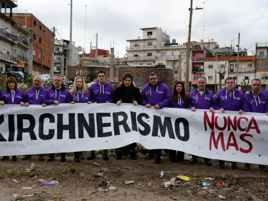 La frase ha sido interpretada por varios sectores como una banalización de la lucha por los derechos humanos.
