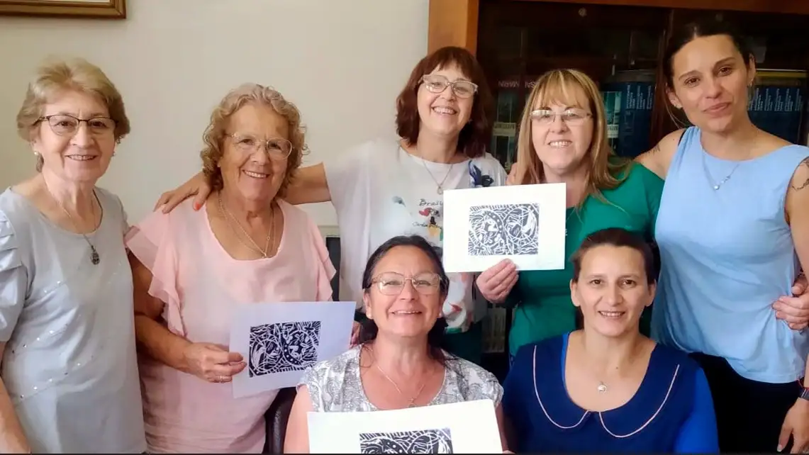 Integrantes. De la entidad quequenense de calle 519. Entre ellas, Esther Porto, la directora