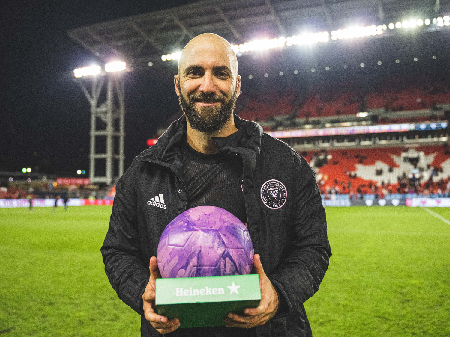 Gonzalo Higuaín decidió colgar los botines