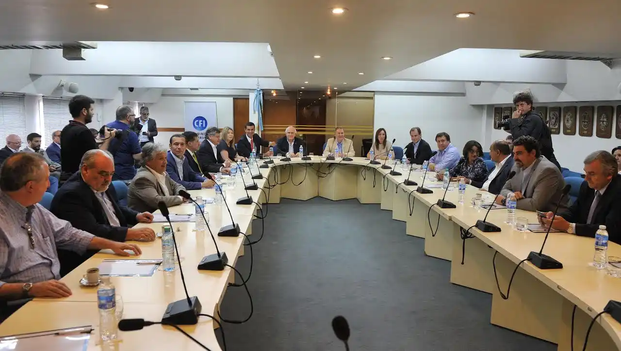 Bordet se pronunció por un acuerdo responsable con los gremios docentes, teniendo en cuenta que “Entre Ríos tiene un grave problema financiero»