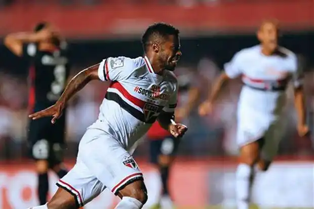 San Lorenzo perdió en Brasil y complico sus posibilidades en la Copa