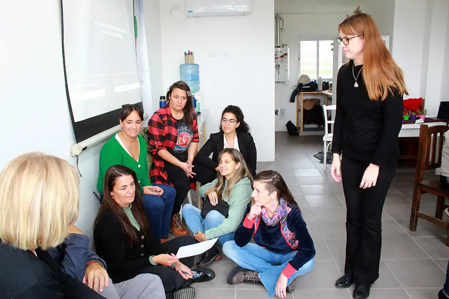 Taller sobre bullying en el local “Elvira Rawson”
