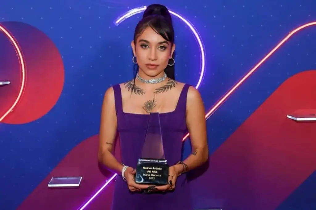 María Becerra se consagró “Nueva artista del año” en los Latin American Music Awards