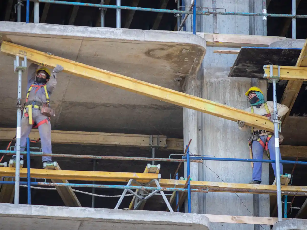 El Gobierno será "inflexible" con quienes acaparan insumos de la construcción