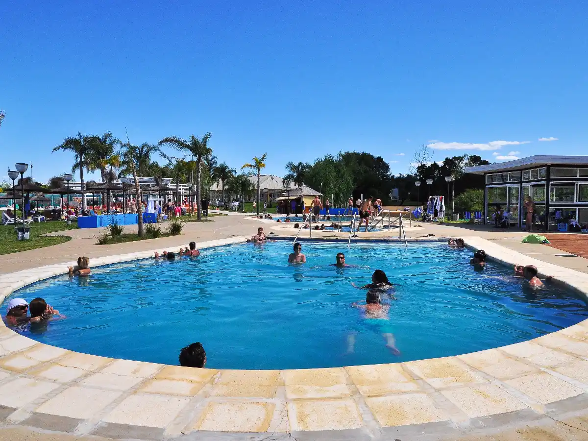 Colón apuesta al termalismo para atraer turistas en la temporada baja