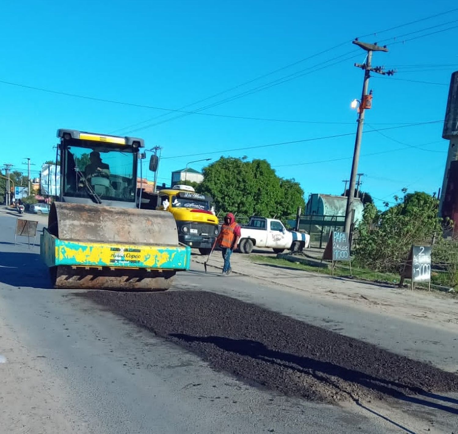 Avanzaron las obras sobre un bache en la avenida Laureano Maradona