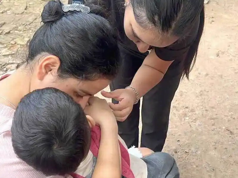 El centro de salud El Pucú realizó charlas y
aplicó vacunas a vecinos en sus domicilios
