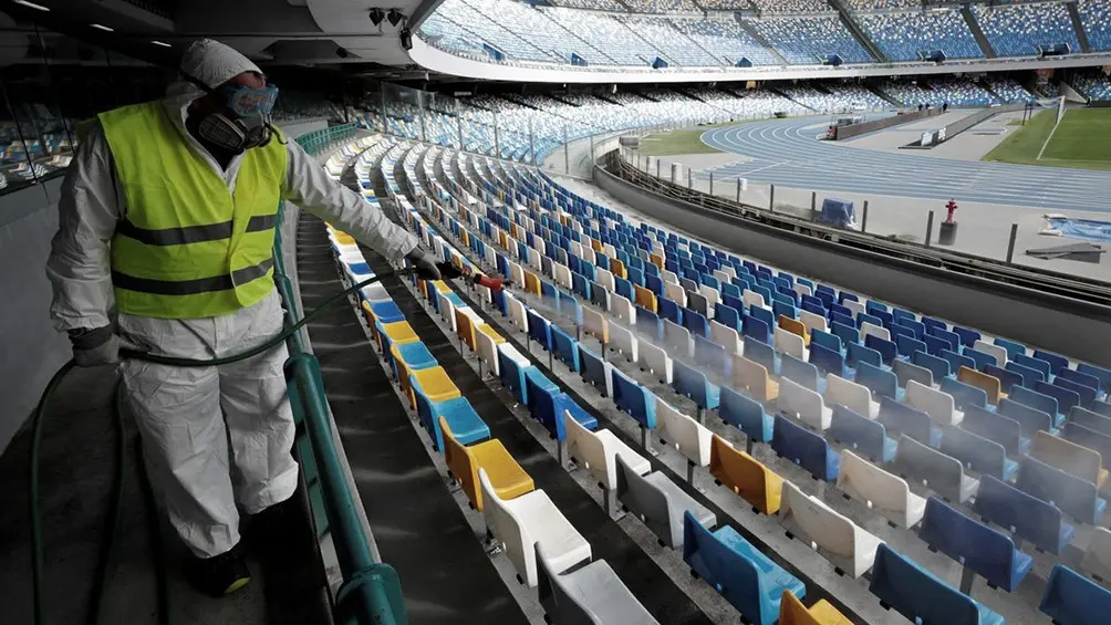 En Inglaterra no volverán los hinchas a los estadios por el rebrote de coronavirus