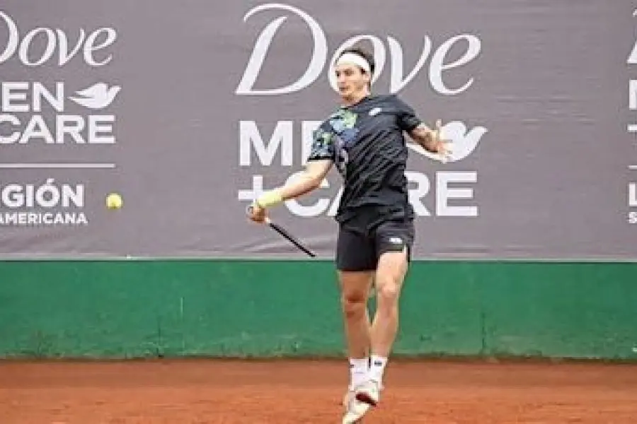 Carabelli avanzó a cuartos en el Challenger de Montevideo