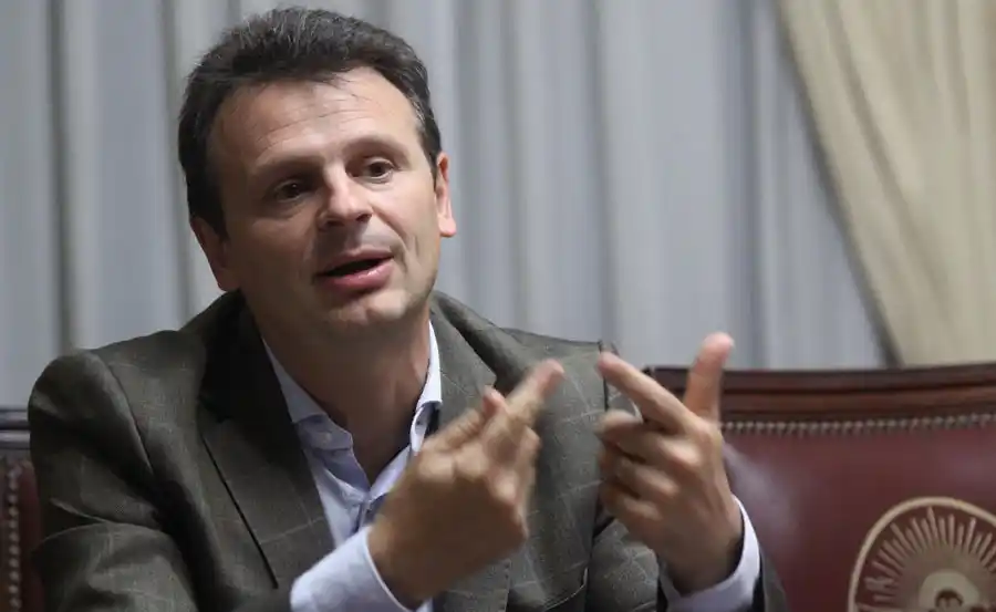 Denuncia de coimas en la Municipalidad de La Plata: Para Gabriel Bruera "es una campaña política"