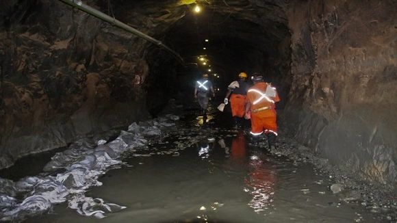 DERRUMBE EN UNA MINA deja un muerto y 34 afectados en El Callao