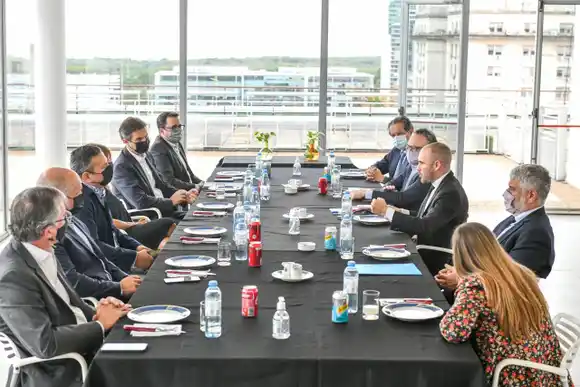 Reunión con empresarios para acordar precios para 2022