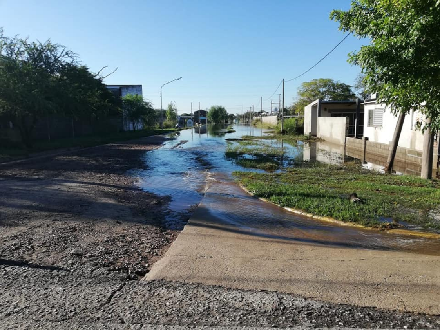  Todavía hay 140 evacuados y 18 manzanas inundadas en Laspiur