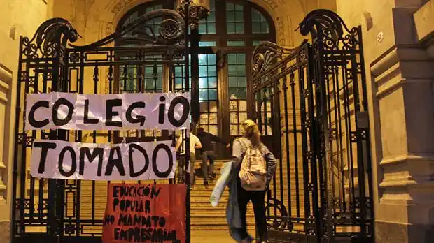 Denunciaron un caso de abuso en la toma del Nacional Buenos Aires