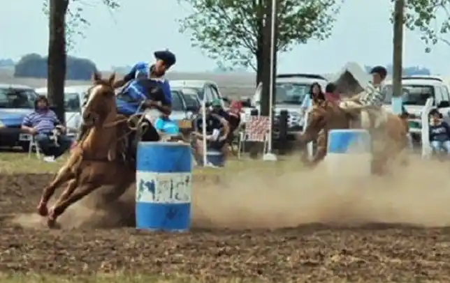 Dos hospitalizados tras accidentes en jineteada