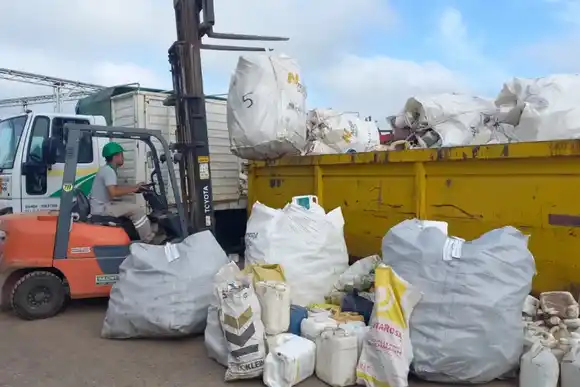Fitosanitarios: se realizó una nueva jornada de recepción de envases vacíos con un gran acompañamiento de productores