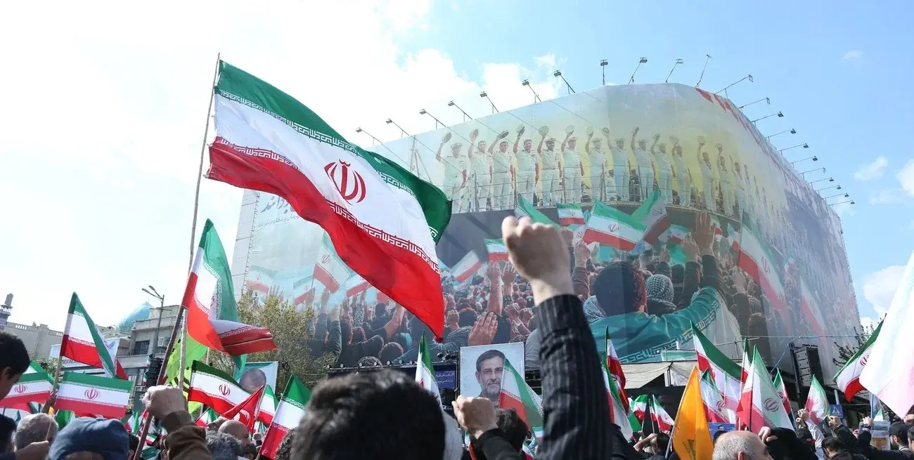 Irán rechazó de plano la ampliación de las sanciones financieras anunciada por Estados Unidos y advirtió que responderá con ataques contra intereses estratégicos norteamericanos en la región.
