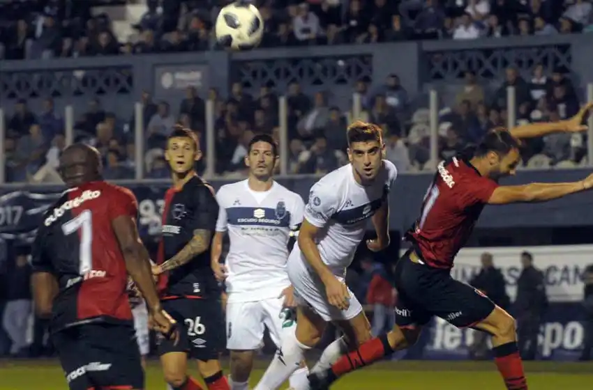 Newell’s terminó el torneo como lo empezó: perdiendo y jugando mal