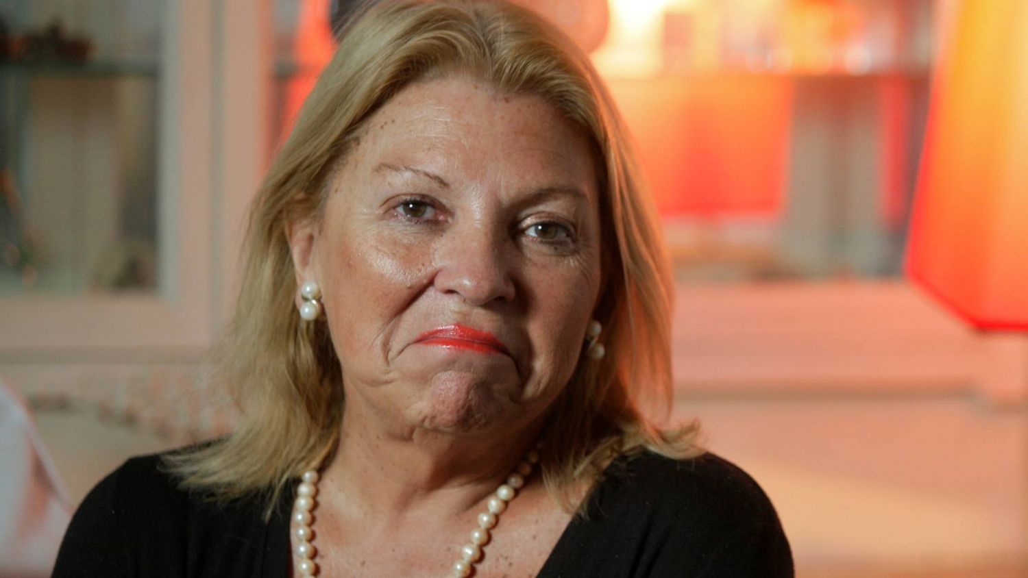 Carrió: "Bajando impuestos y metiendo pluralismo esta sociedad sale"