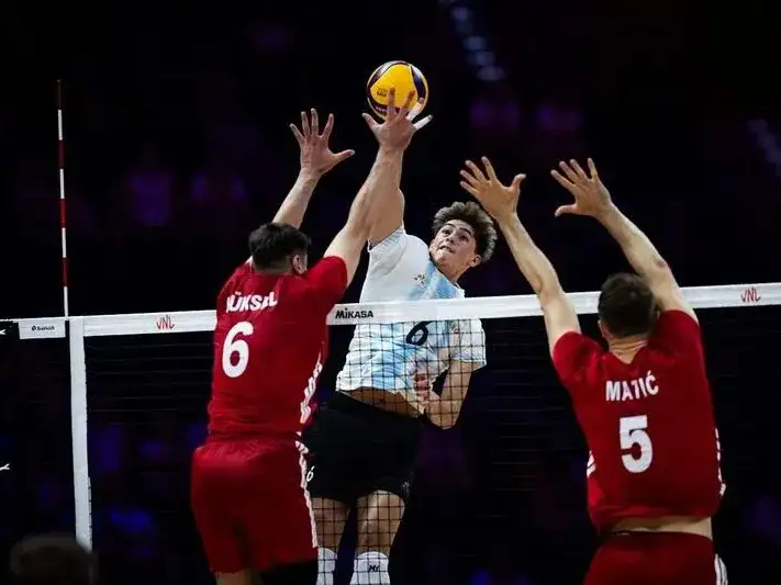 La Selección Argentina no pudo sostener
la ventaja y cayó frente a Turquía