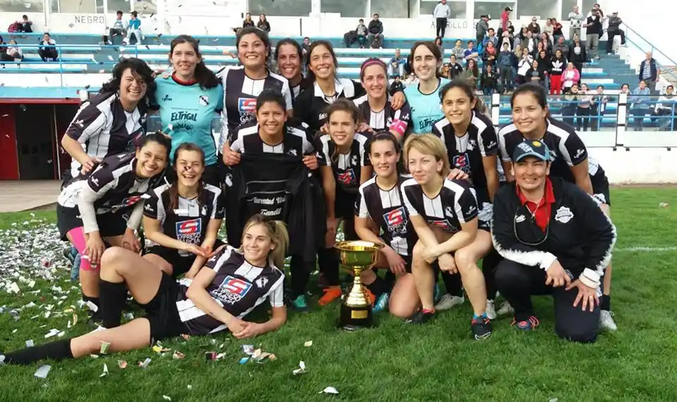 Con cuatro goles, Juventud se coronó en el San Martín