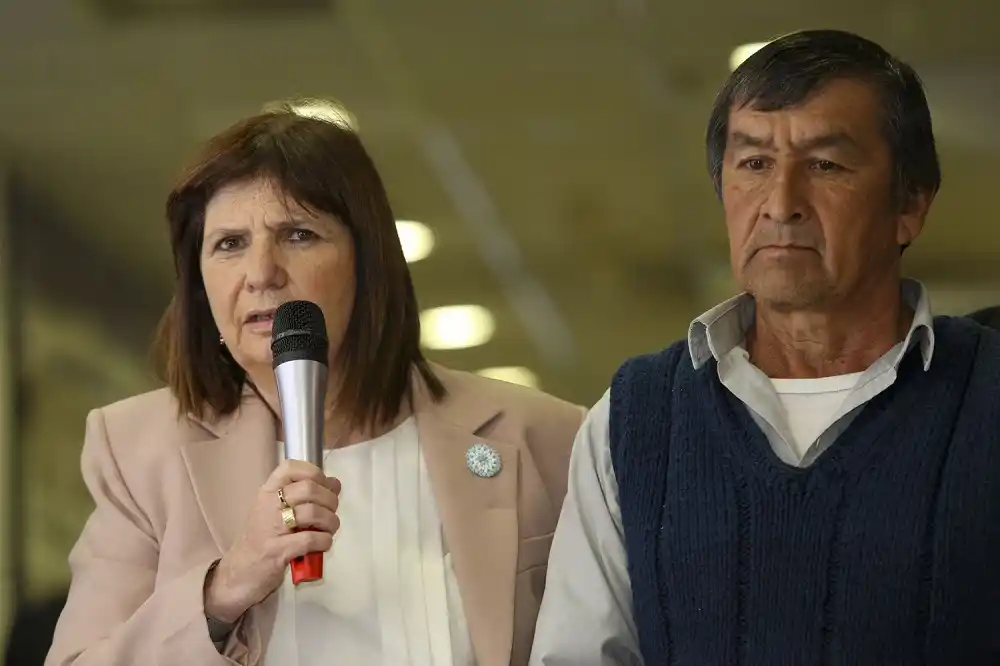 Patricia Bullrich y José Peña, padre de Loan.