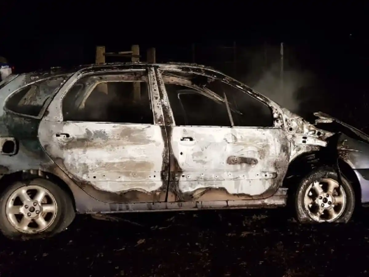 Se incendió un vehículo en la zona rural de San Francisco