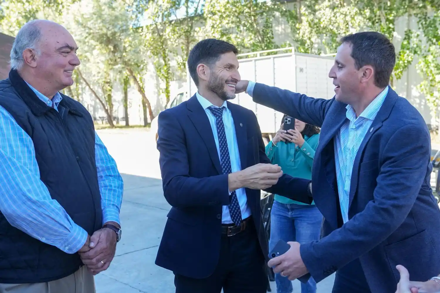 Pullaro inauguró una obra energética en Los Polígonos para ampliar la producción y generar más empleo