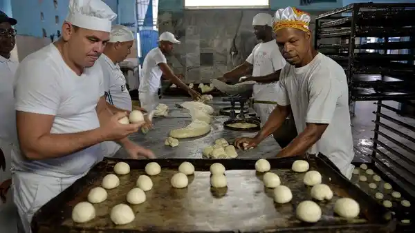 Indignación y protestas por la falta de pan en Cuba