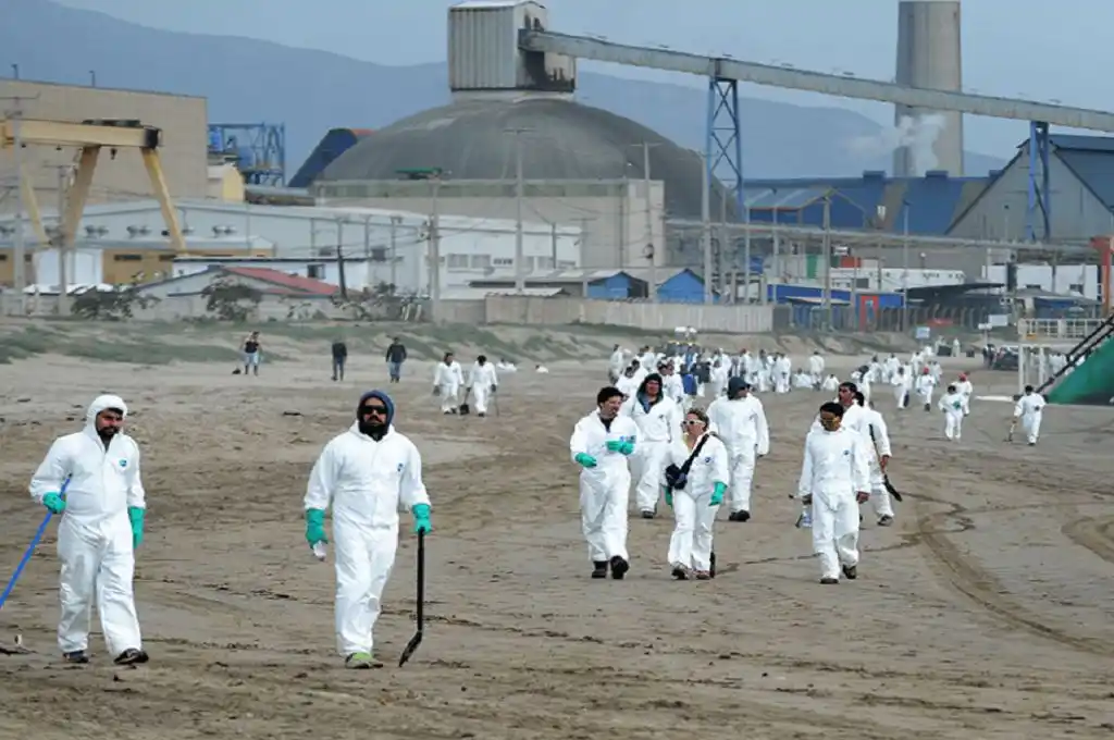 Chile: un centenar de personas se intoxicaron debido a la contaminación industrial