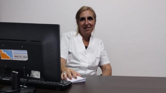 Lucila Espinoza, la nueva médica oncológica del hospital que viaja 300 kilómetros para atender a la gente