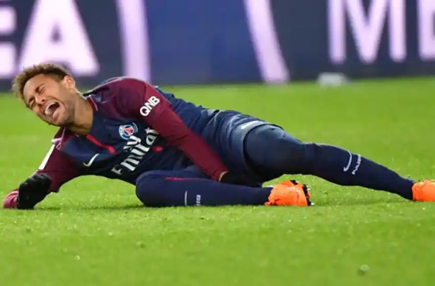 Se lesionó Neymar y quedó en duda para la Champions
