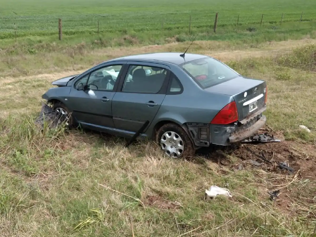 Auto se despistó en la autovía y protagonizó un accidente