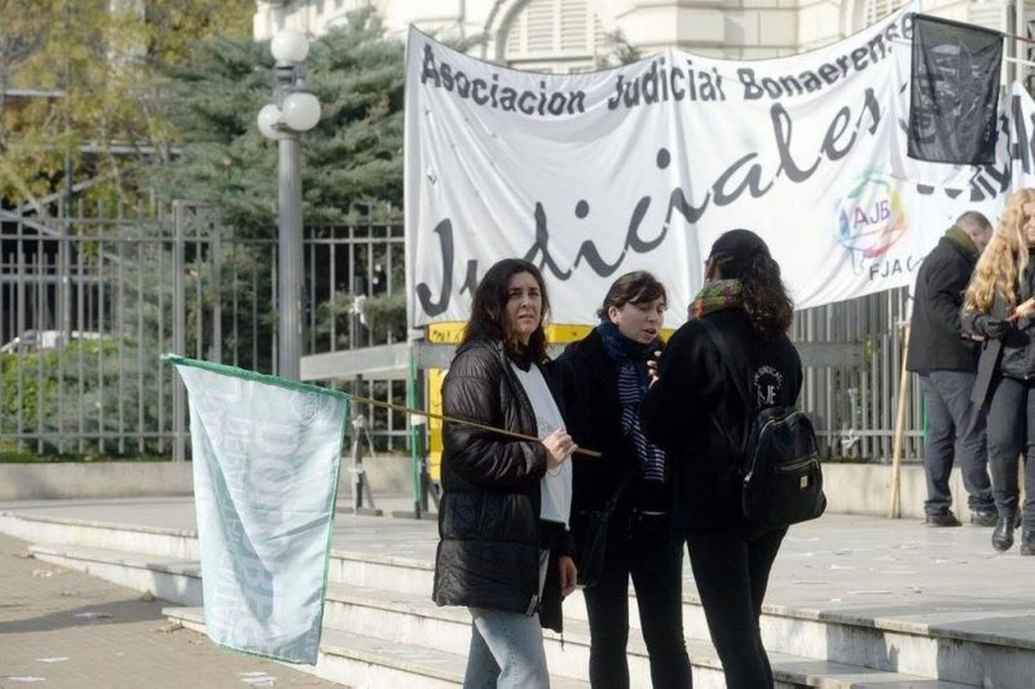 Tras 36 días de paro, los judiciales acordaron con Vidal un aumento del 21,5%