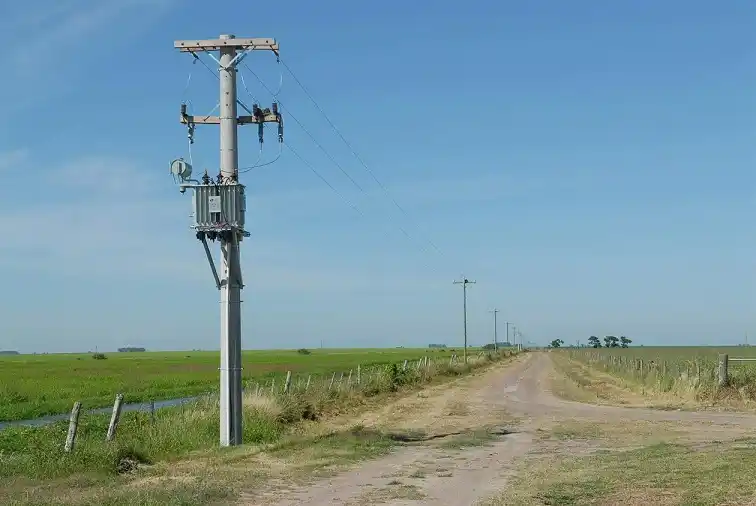Llaman a licitación obra de electrificación rural en el departamento Gualeguaychú