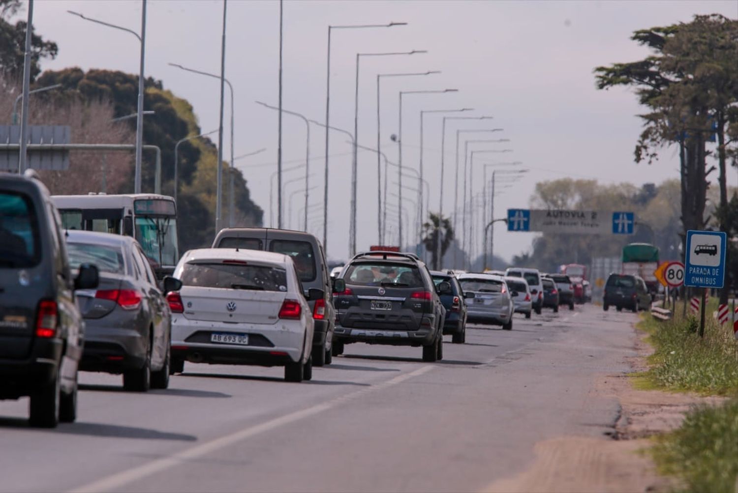 Restricción de tránsito pesado por recambio turístico de febrero en rutas bonaerenses