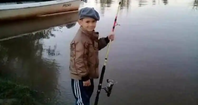 Niño de 5 años está en coma tras haber sido pateado en la cabeza por un caballo