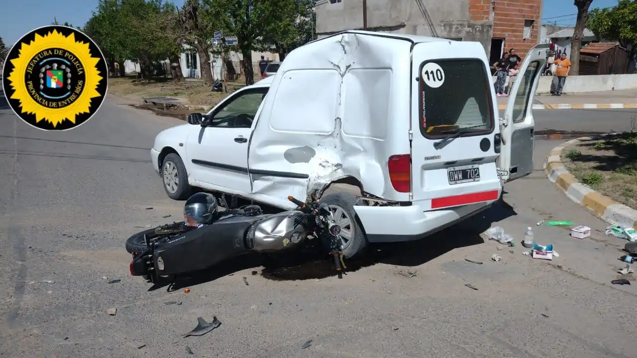 Accidente de tránsito en Crespo deja un motociclista herido de gravedad