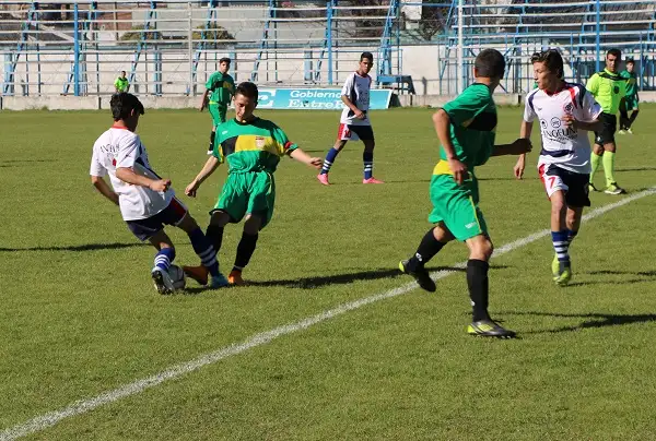 Sub 15: Gualeguaychú jugó mal  y perdió ante Rosario del Tala