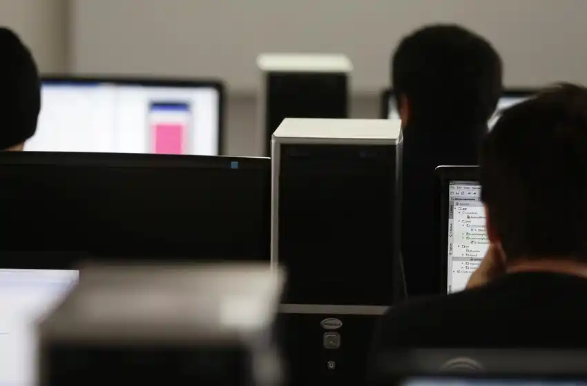 Nuevas tecnologías aplicadas a la educación: aula virtual y carreras a distancia