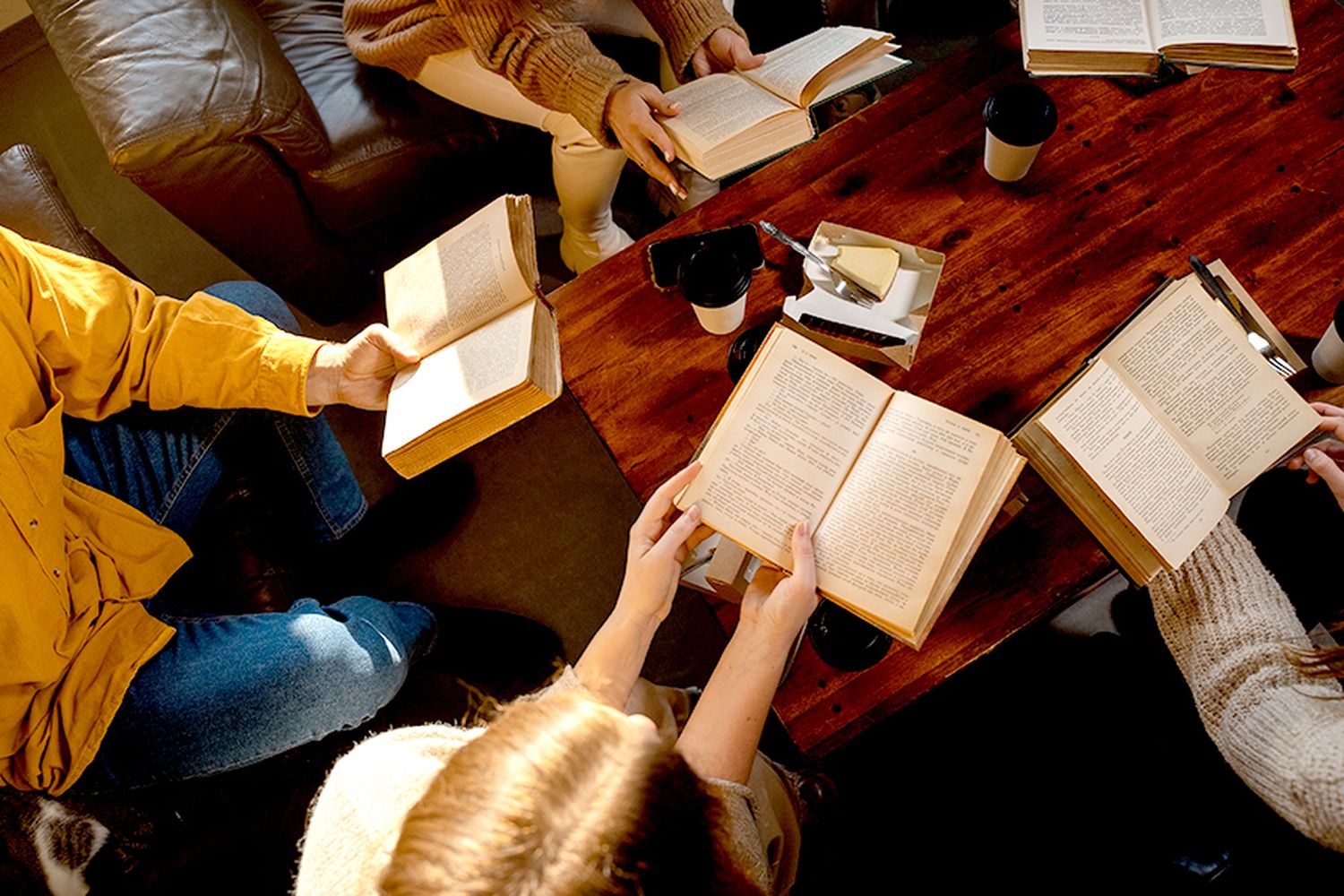 Encuentro literario. Intercambio de experiencias