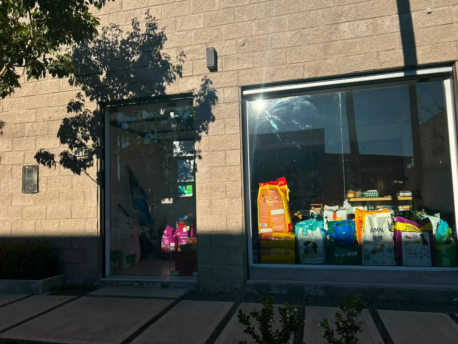 Forrajería Acosta tiene mucho más que alimentos para mascotas