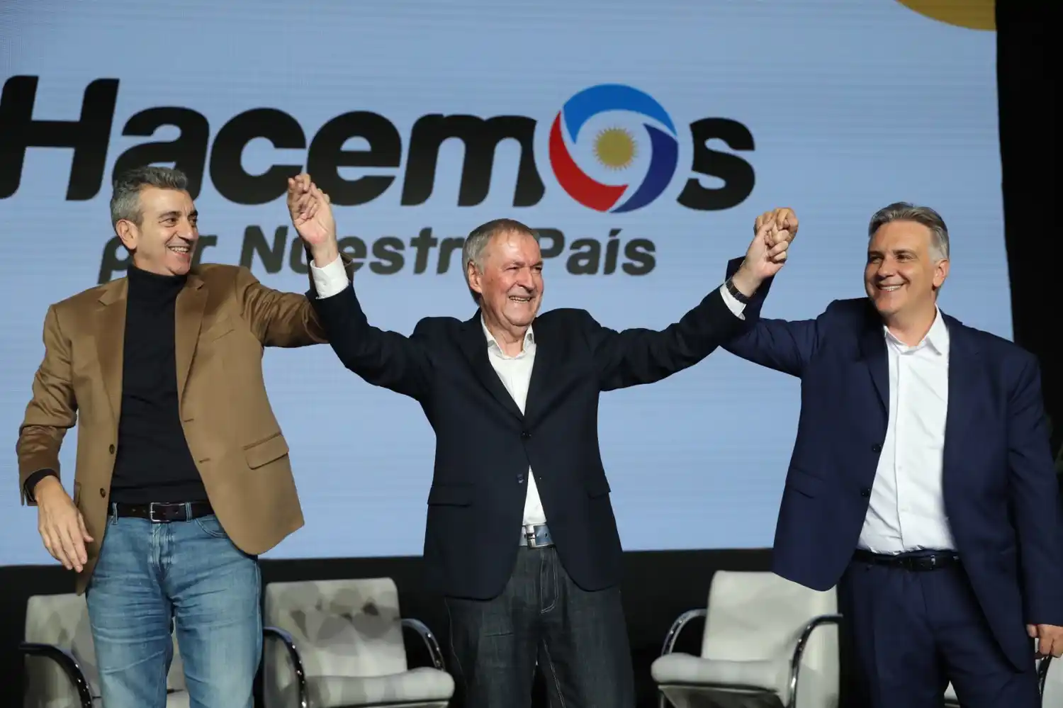 Schiaretti junto a Randazzo y Martín Llaryora: Lanzó la campaña electoral en la Rural de Buenos Aires.