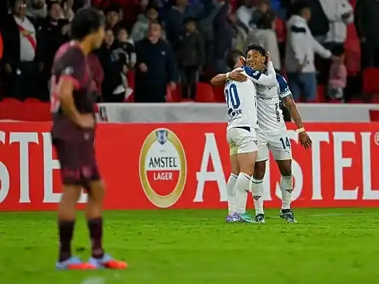 Lanús perdió en Quito y se quedó sin chances
