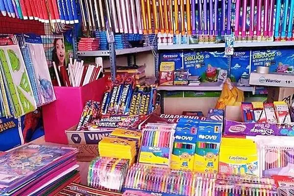 Organización barrial realiza colecta de útiles escolares